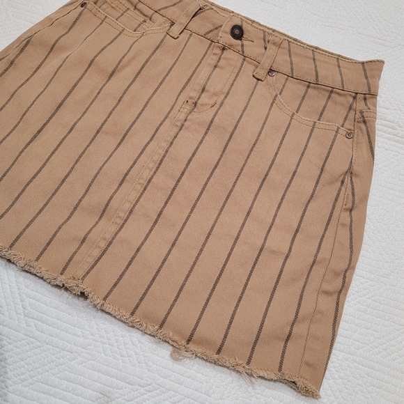 Sky and Sparrow mini skirt - Picture 4 of 12